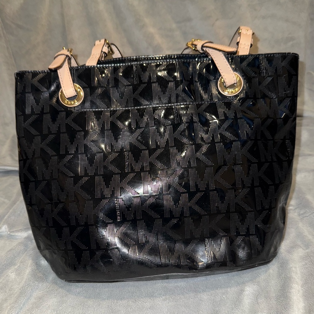 Lightly used Michael kors purse